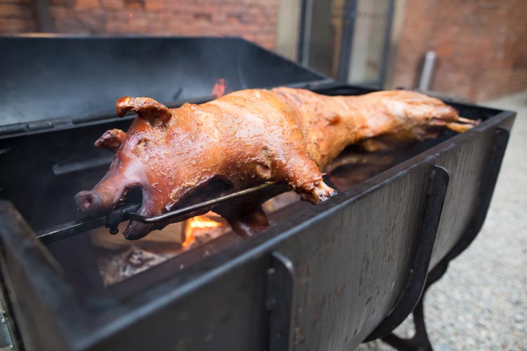 How To Roast Pigs Roasting Pig Cooking Techniques Wg Provisions - Diy Whole Hog Rotisserie